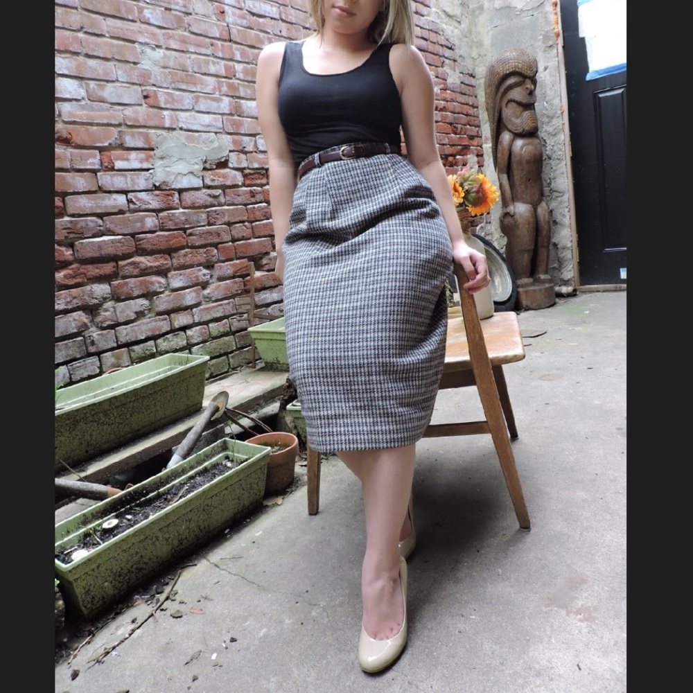 JH Collectibles KneeLength 100% Wool Pattern Skirt